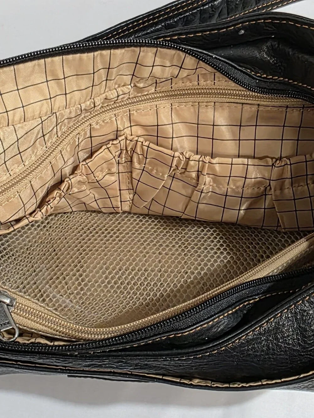 Chelsea & Scott Black Pebbled Thick Leather Multi-Pocket Shoulder Bag
